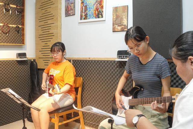 Chỉnh Chùng Từng Thế Tay & Kỹ Thuật Bấm Phím