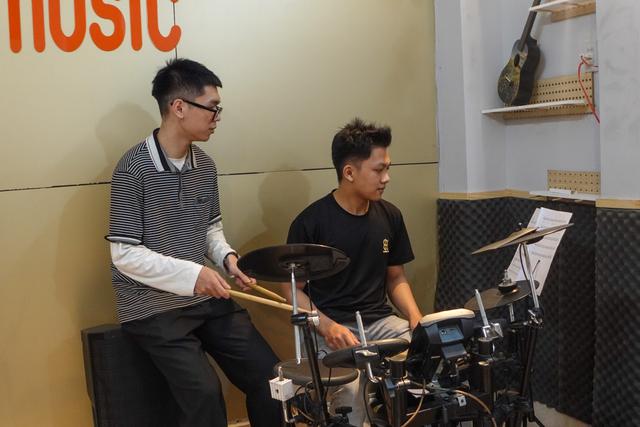 Làm Chủ Tiết Tấu Trên Dàn Trống Điện Tử Roland