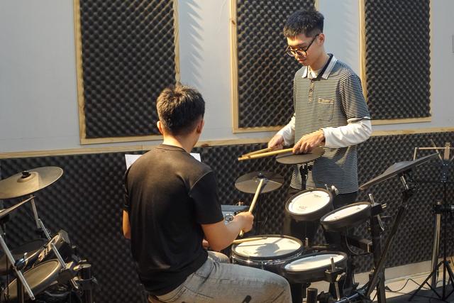 Kỹ Thuật Gõ Trống Chuẩn & Đập Nhịp Chuẩn Xác